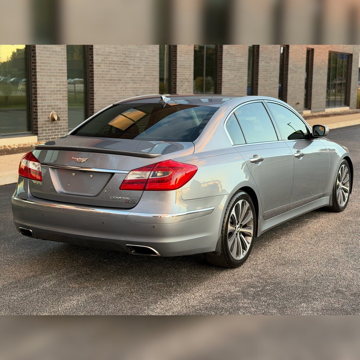 Used 2013 Hyundai Genesis 5.0 R-Spec RWD image 2