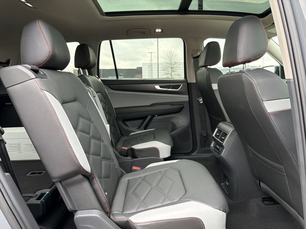 New 2026 Volkswagen Atlas Peak Edition image 17