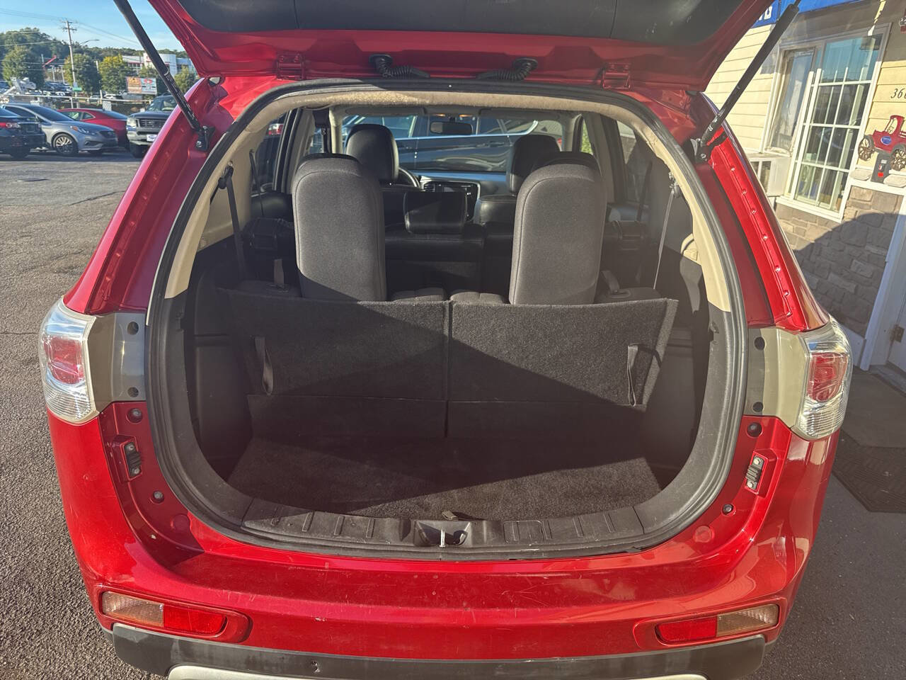 Used 2015 Mitsubishi Outlander SE image 17