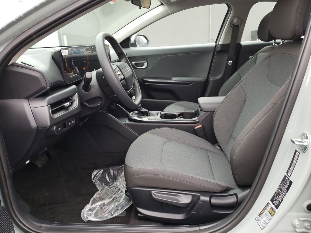 New 2025 Kia K4 LXS image 14