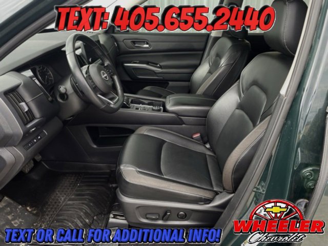 Used 2023 Nissan Pathfinder SL w/ Black Appearance Package image 25