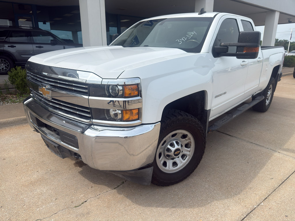 Used 2018 Chevrolet Silverado 2500 LT AWD/4WD image 2