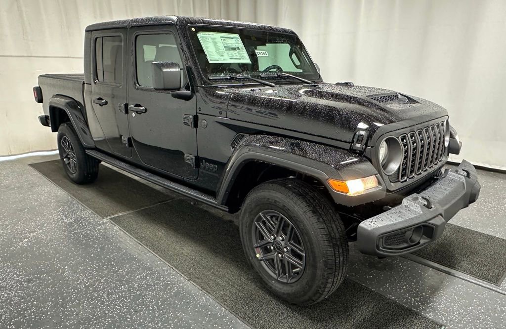 New 2025 Jeep Gladiator Sport AWD/4WD image 2