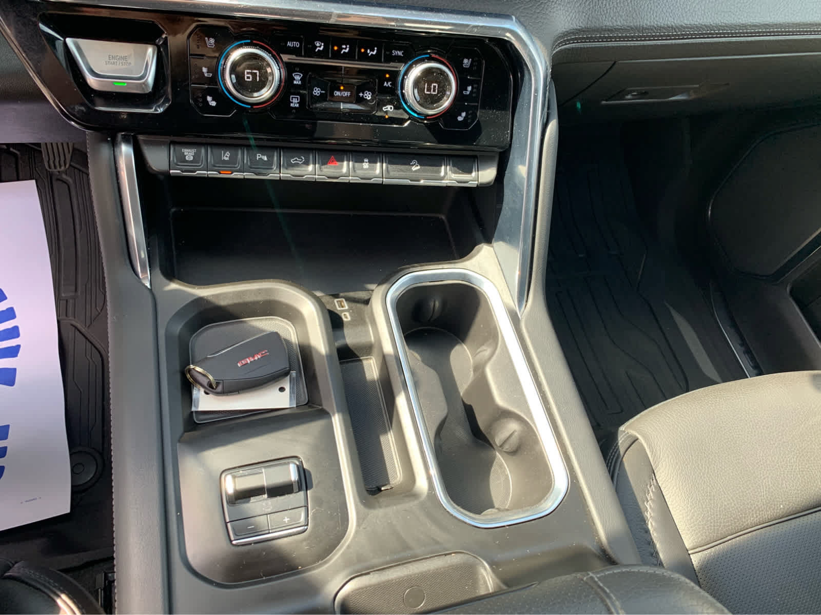 Used 2024 GMC Sierra 2500 Denali w/ Denali Reserve Package AWD/4WD image 19