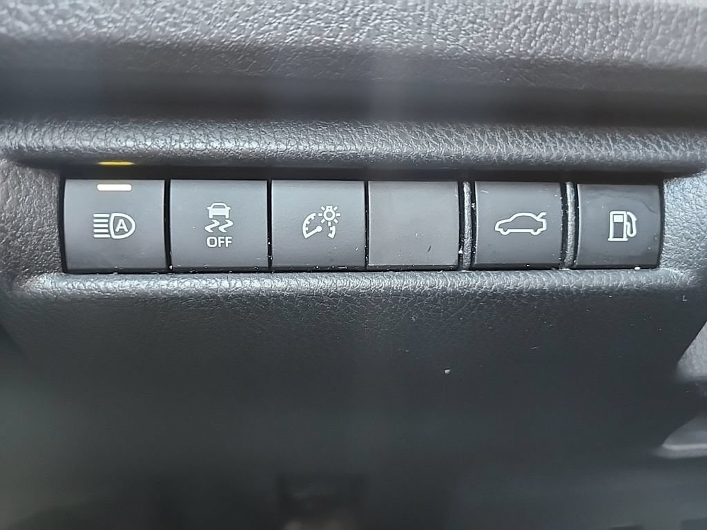 Used 2026 Toyota Camry LE FWD image 22