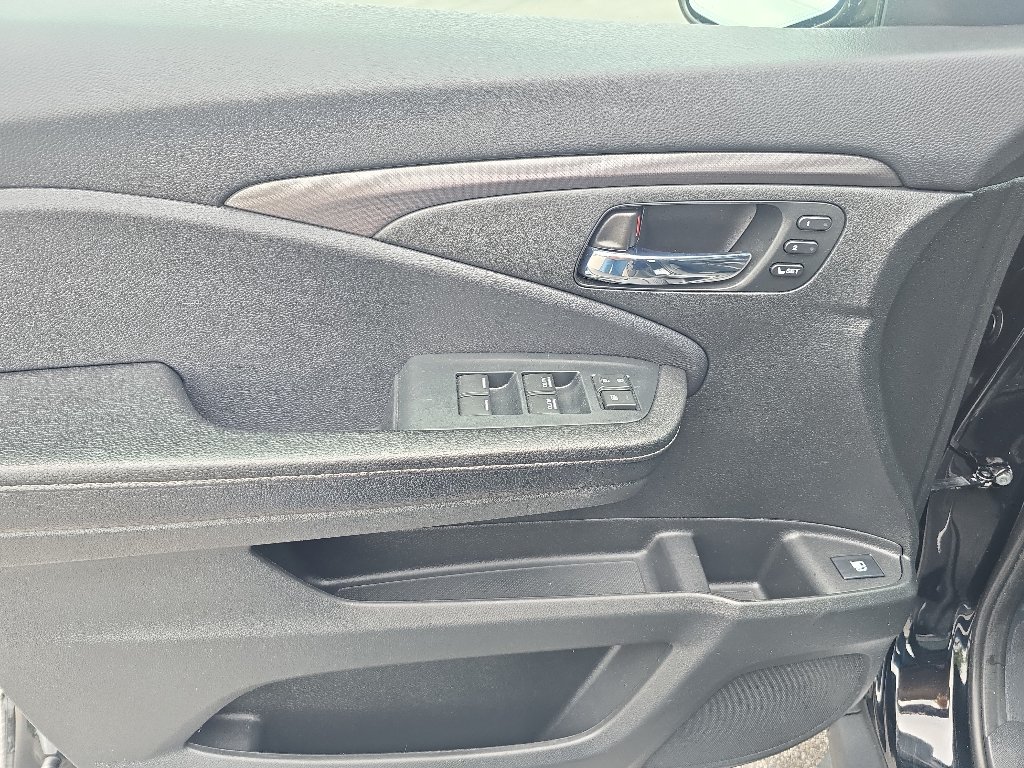 Used 2023 Honda Ridgeline RTL-E image 18