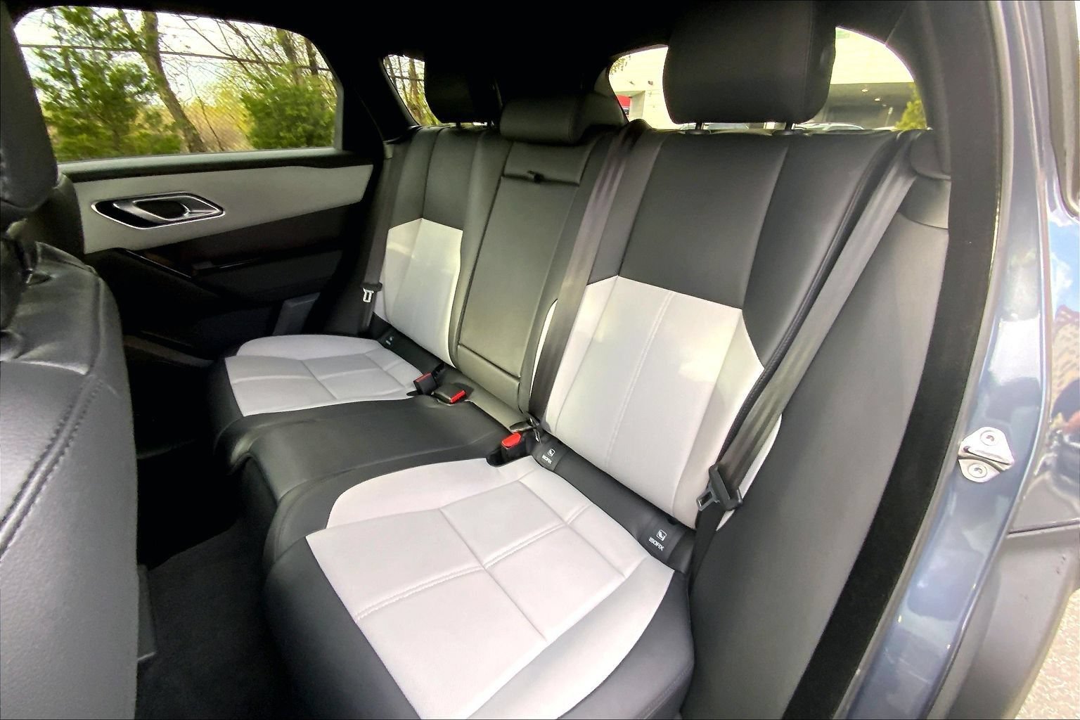 Certified 2026 Land Rover Range Rover Velar Dynamic SE AWD/4WD image 20