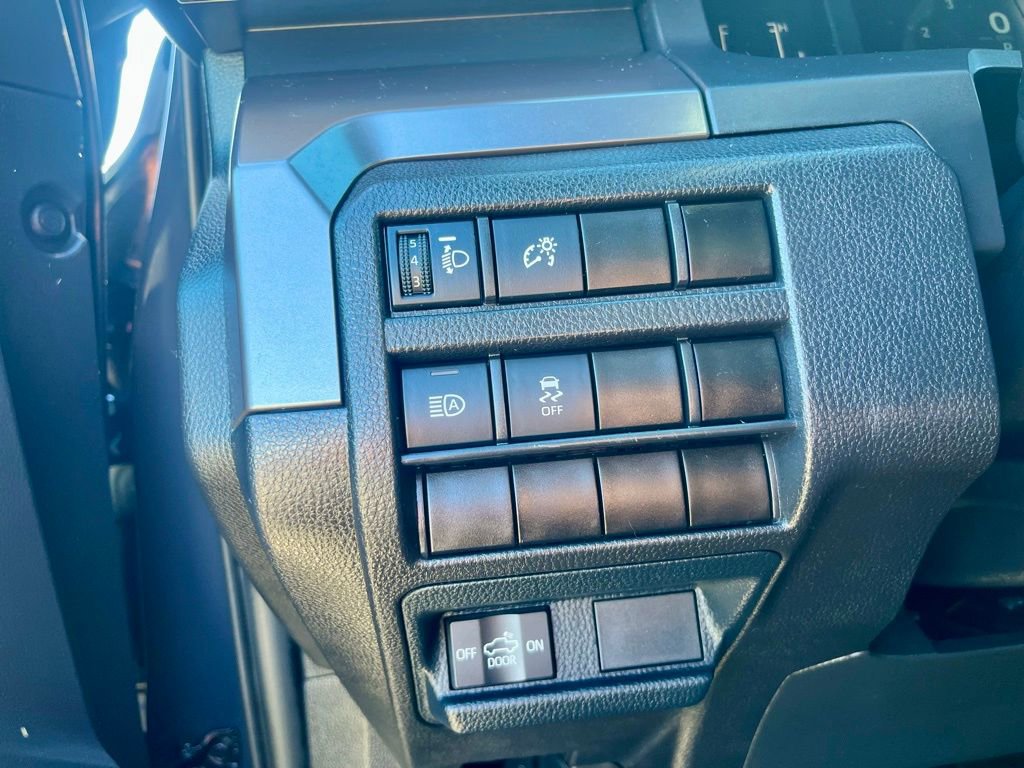 Used 2025 Toyota Tacoma SR5 image 21