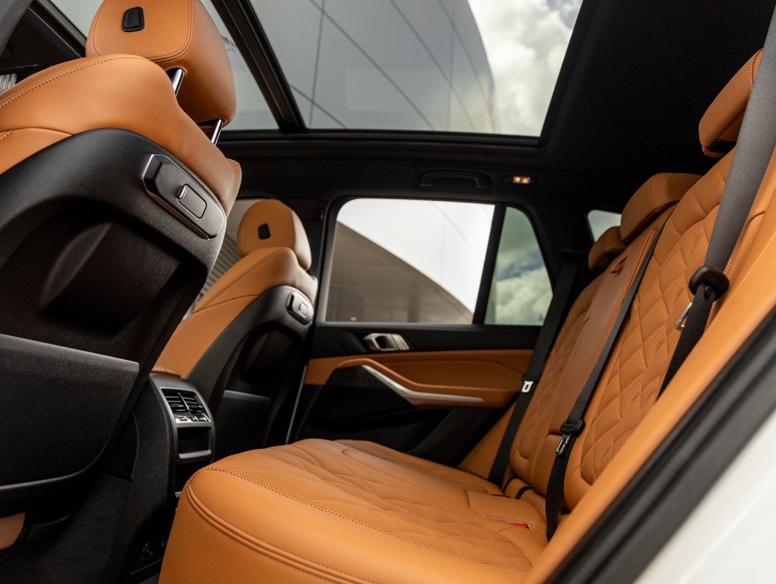 Used 2024 BMW X5 xDrive40i w/ Parking Assistance Package image 33