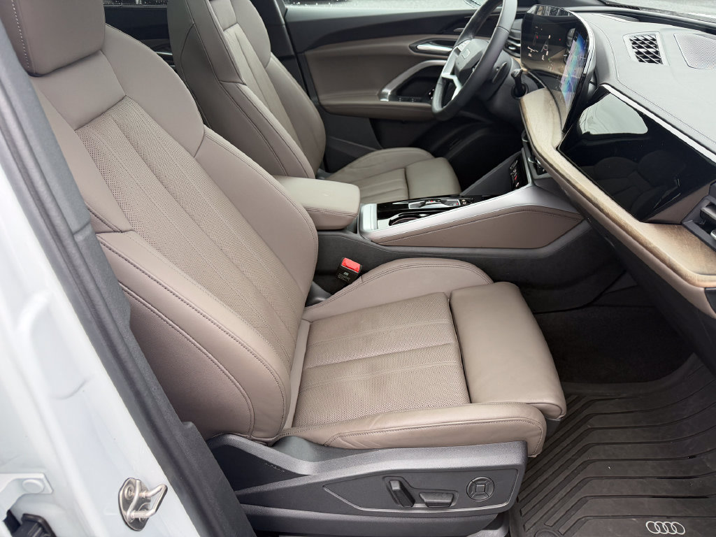 Certified 2025 Audi Q5 Premium Plus w/ Premium Plus AWD/4WD image 15