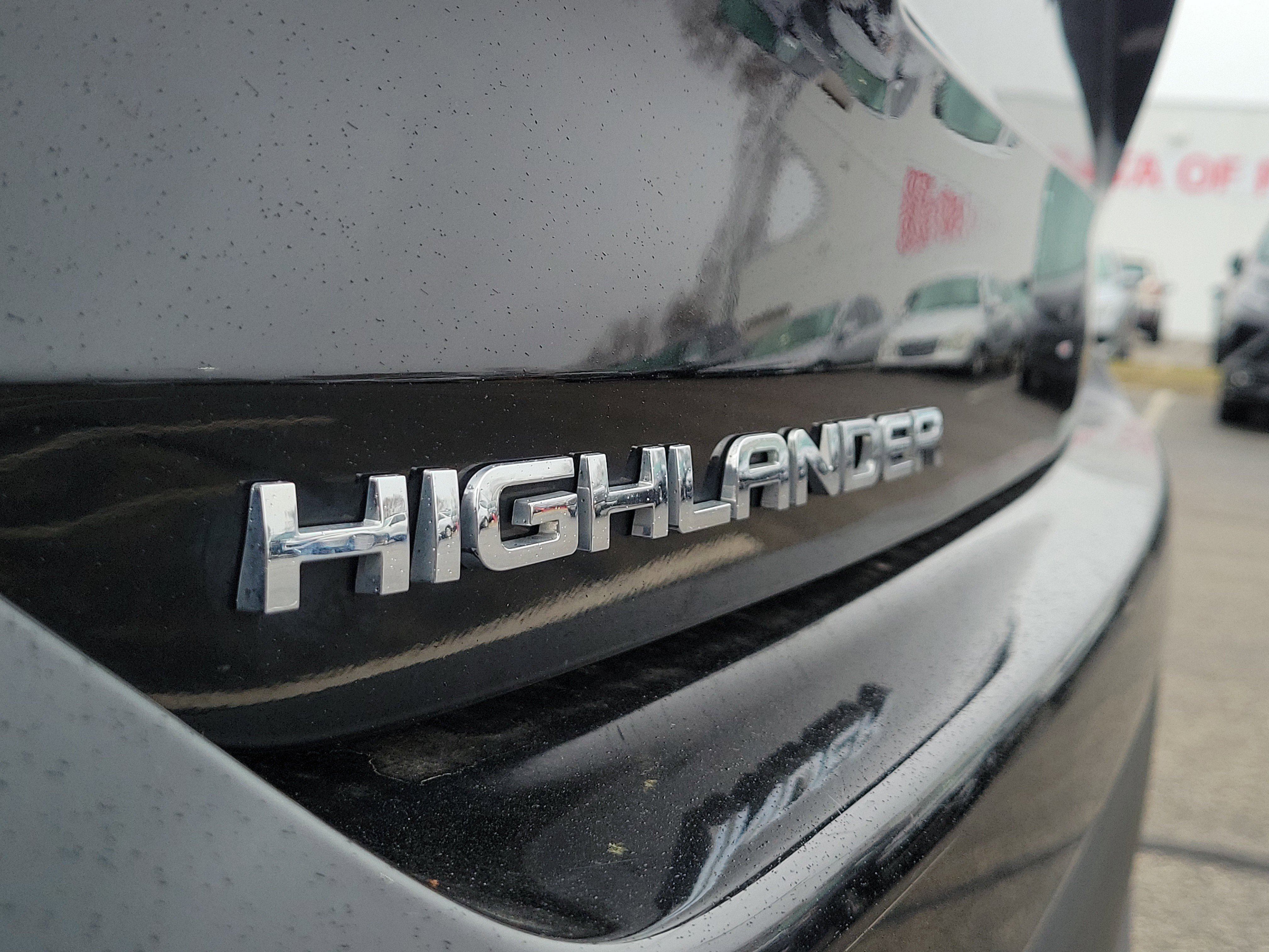 Used 2024 Toyota Highlander XLE image 7