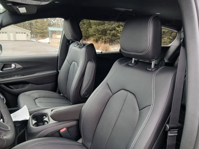 New 2026 Chrysler Voyager LX FWD image 11