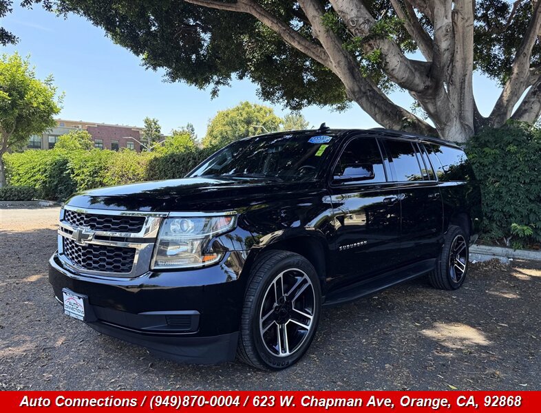 Used 2020 Chevrolet Suburban LS RWD image 2