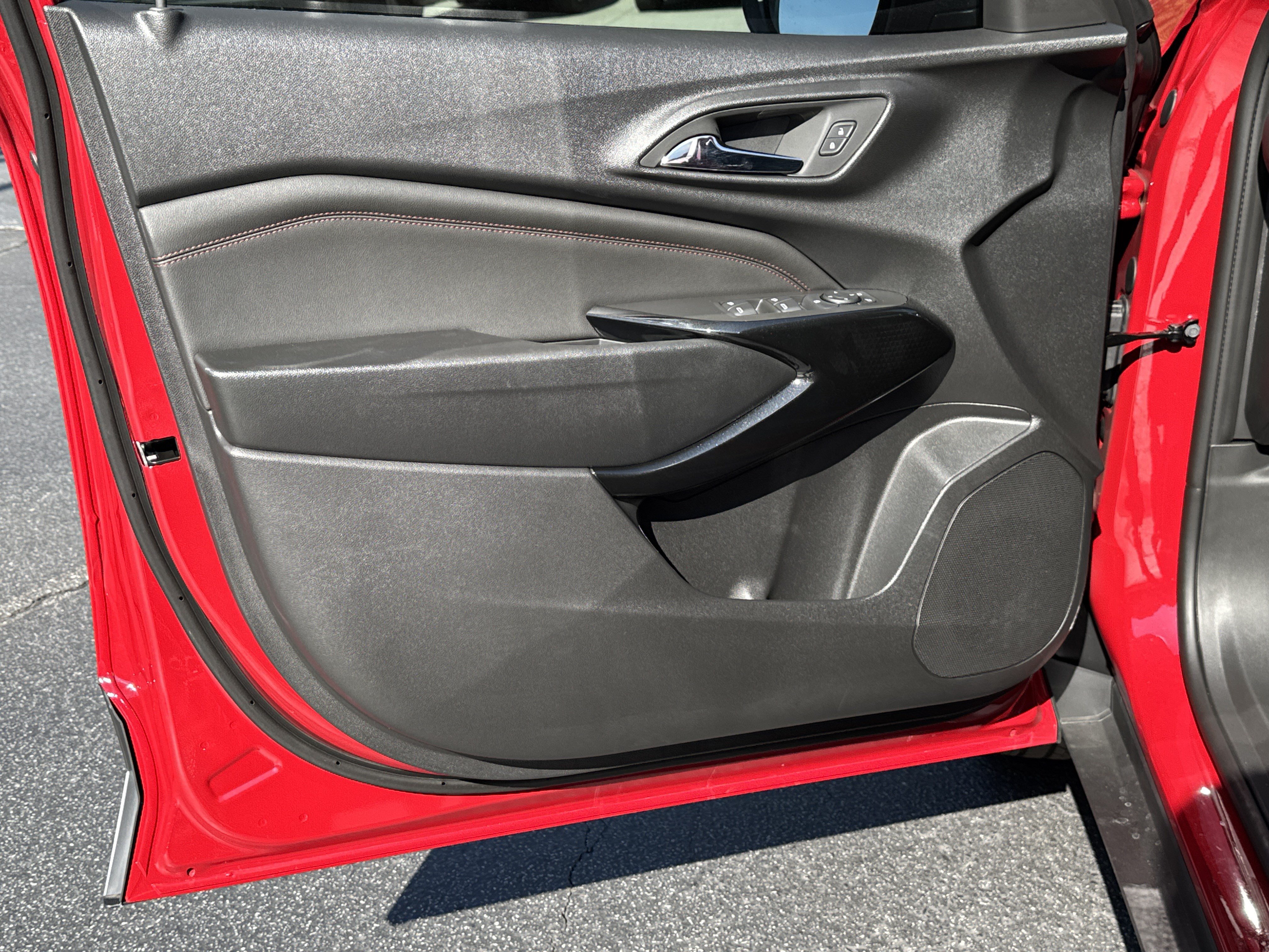 New 2026 Chevrolet Trax RS w/ Driver Confidence Package FWD image 10
