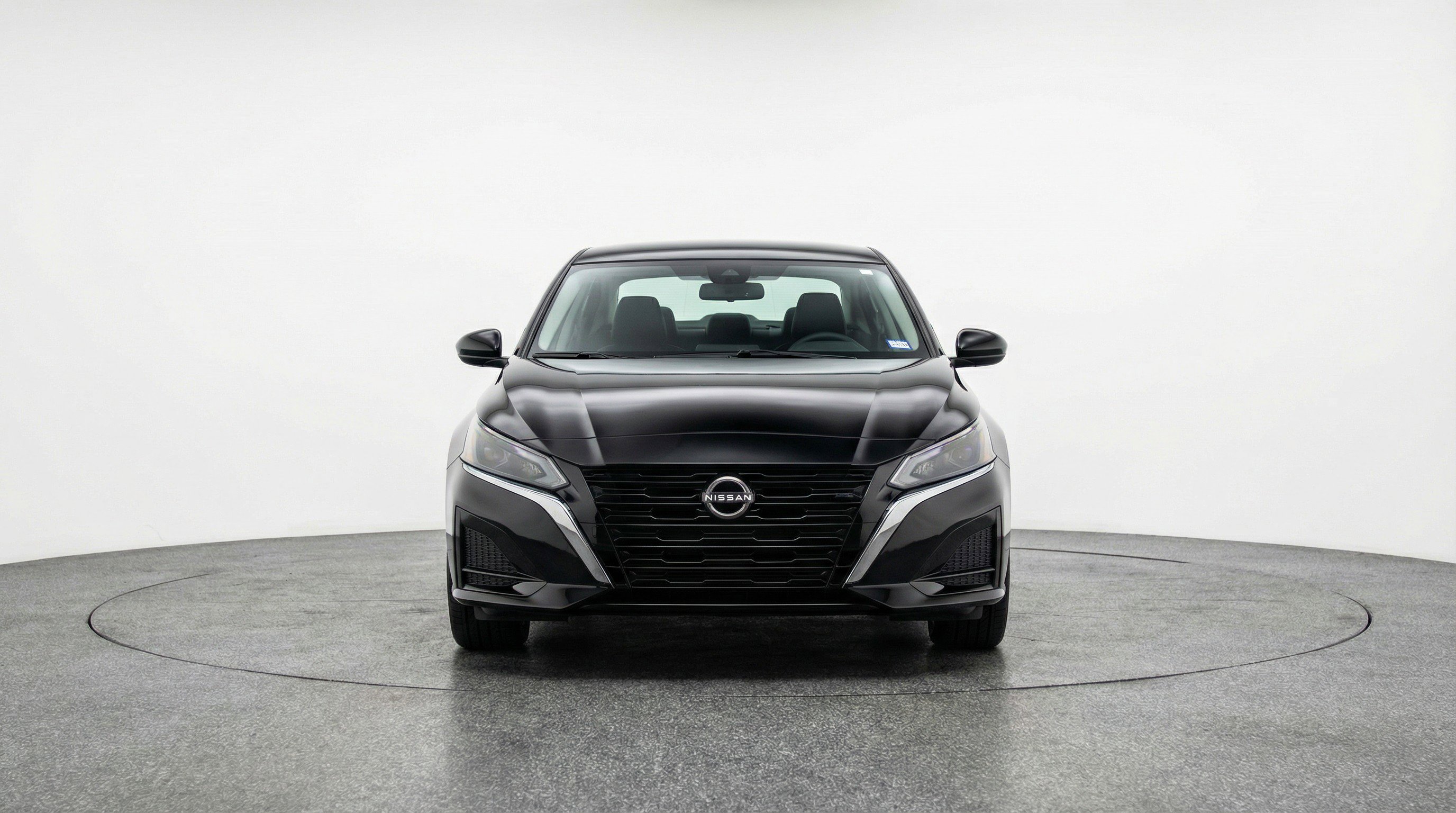 Used 2025 Nissan Altima 2.5 SV image 2