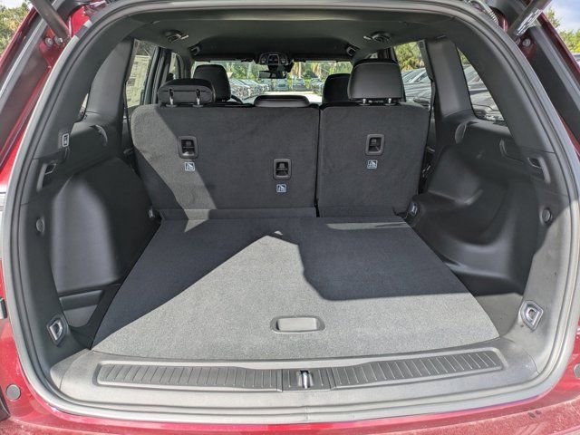 New 2025 Jeep Grand Cherokee Limited w/ Black Appearance Package image 11