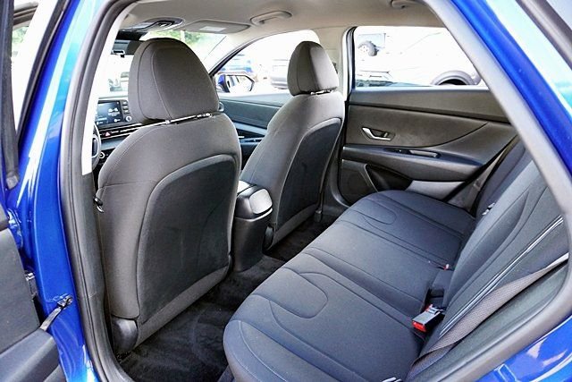 Used 2021 Hyundai Elantra SEL image 16