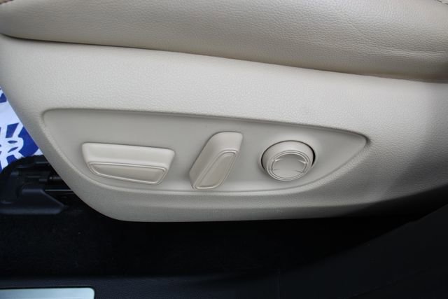 Used 2020 Toyota Highlander Limited image 11