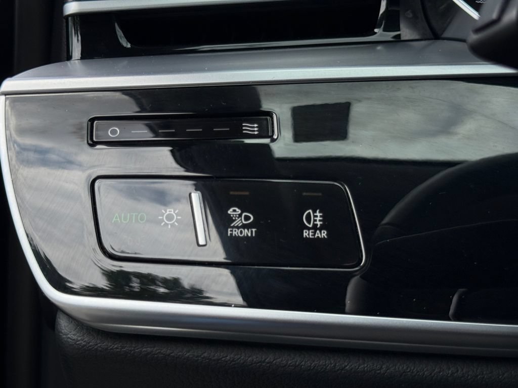 Used 2023 Audi A8 L 3.0T AWD/4WD image 21