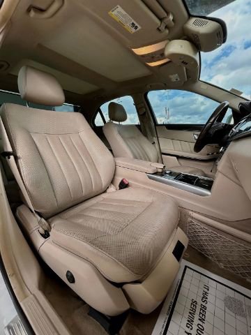 Used 2016 Mercedes-Benz E 400 Sedan w/ Lighting Package image 9