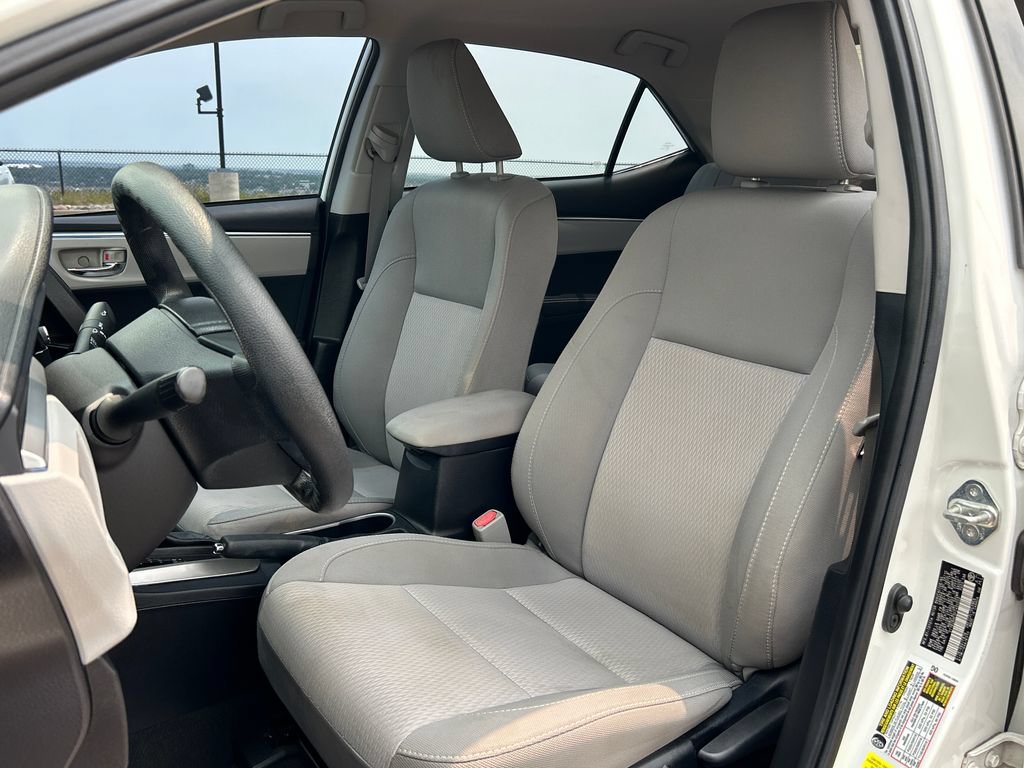 Used 2015 Toyota Corolla LE FWD image 14