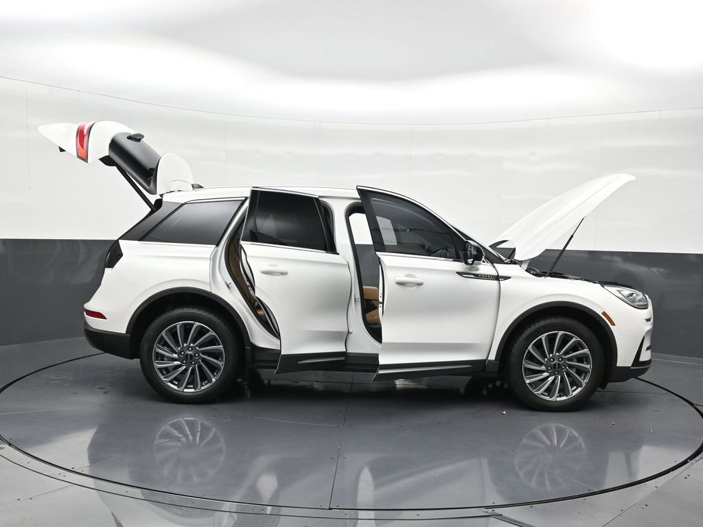 Used 2023 Lincoln Corsair Reserve image 31