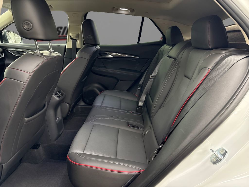 Used 2023 Buick Envision Essence w/ Technology Package I image 10