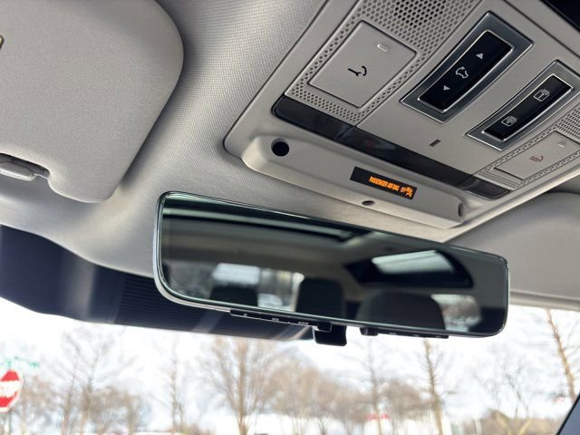 Used 2024 Land Rover Defender 90 S image 39