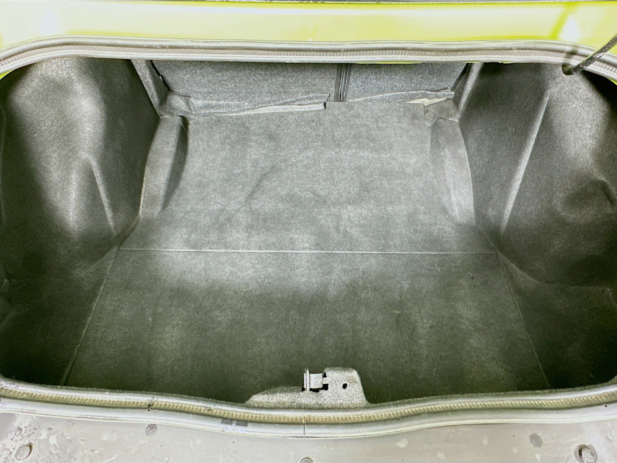 Used 2015 Dodge Challenger SRT w/ Technology Group RWD image 28