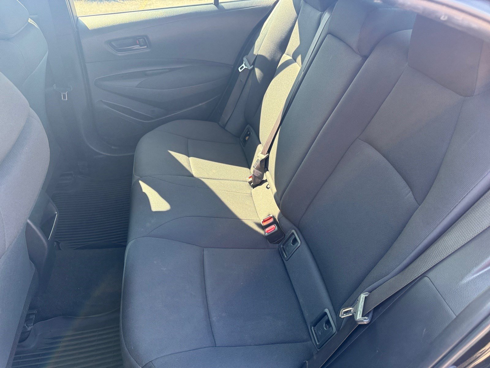 Used 2022 Toyota Corolla LE FWD image 17