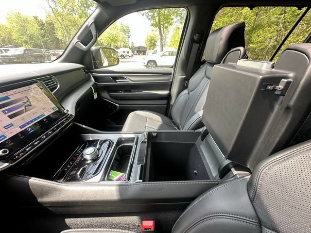 New 2026 Jeep Grand Wagoneer Limited AWD/4WD image 23