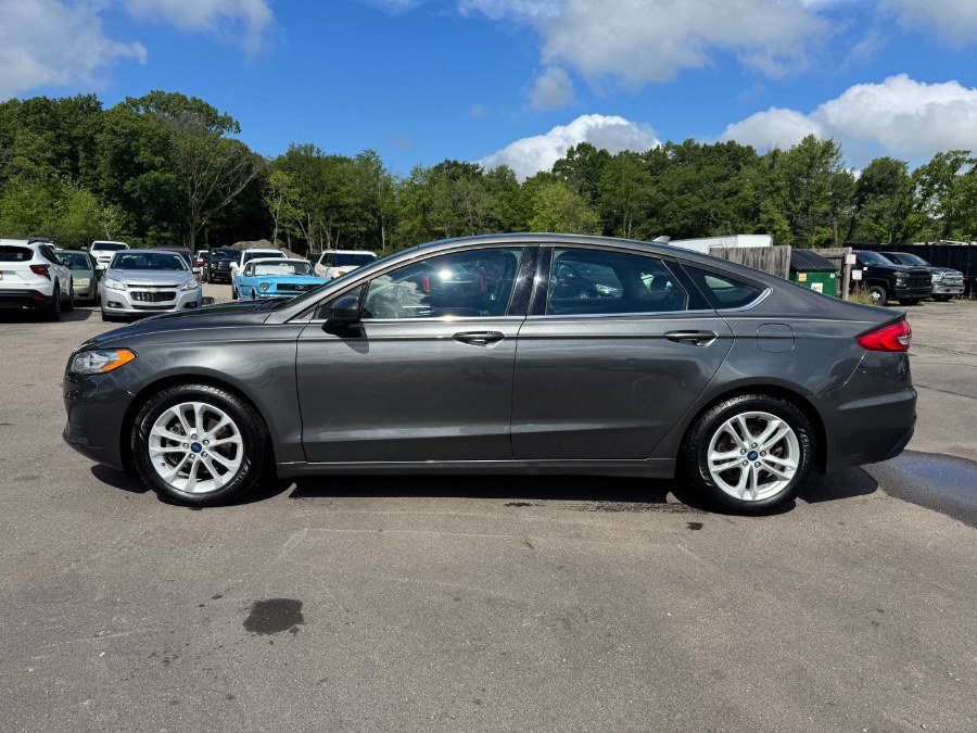 Used 2019 Ford Fusion SE FWD image 2