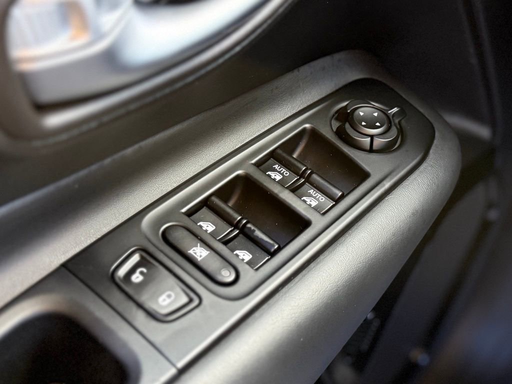 Used 2022 Jeep Renegade Altitude image 21