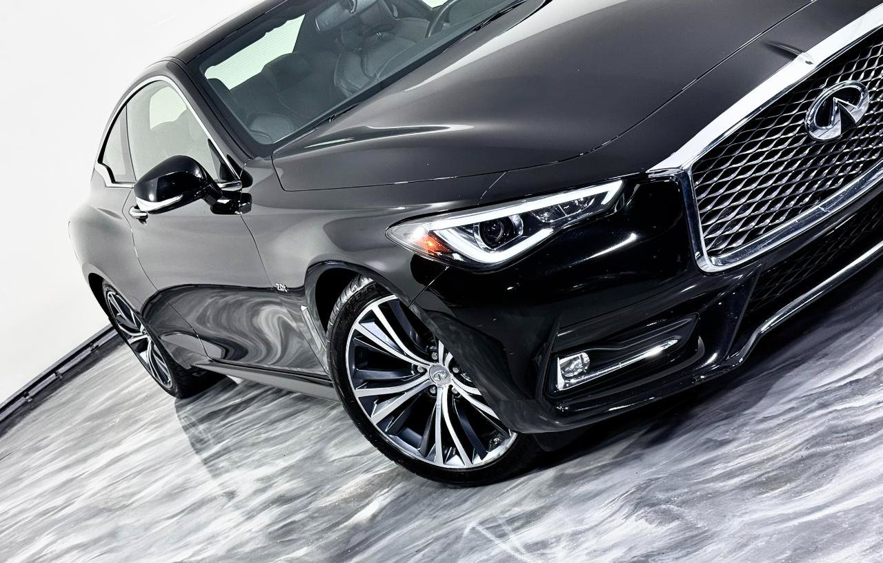 Used 2017 INFINITI Q60 2.0t w/ Premium Plus Package 2.0T AWD/4WD image 4