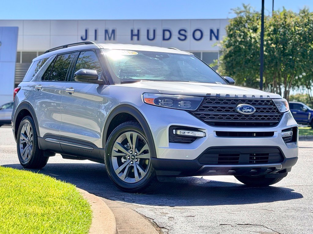 Certified 2023 Ford Explorer XLT w/ Equipment Group 202A RWD image 2