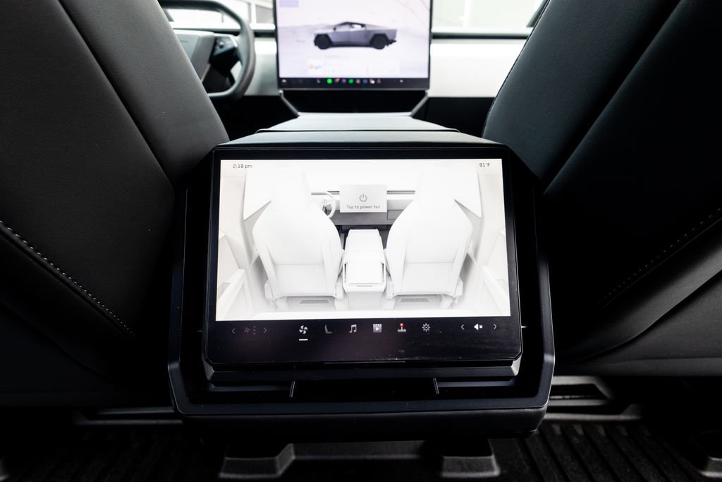 Used 2024 Tesla Cybertruck AWD Crew Cab image 43