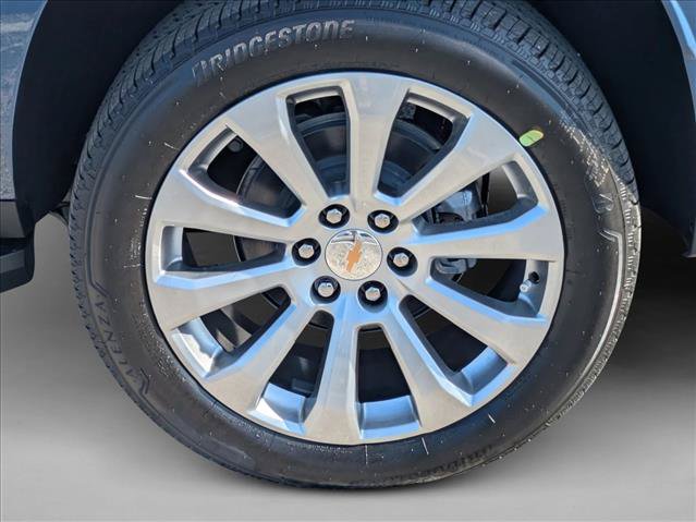 New 2026 Chevrolet Suburban Premier RWD image 10