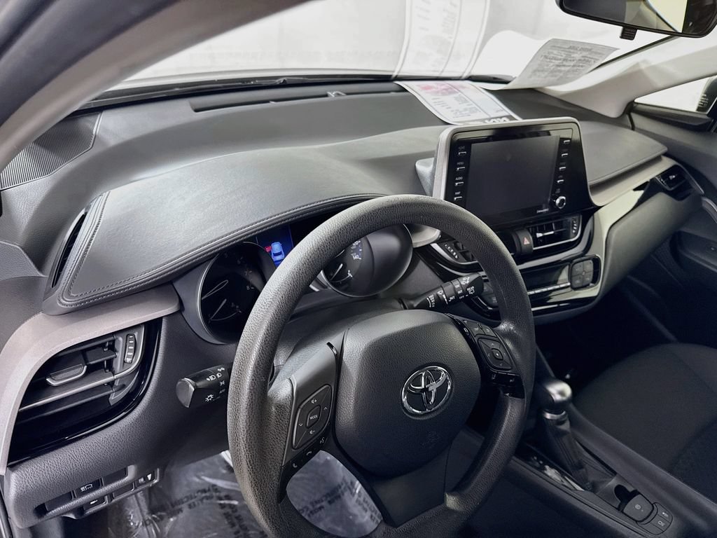 Used 2020 Toyota C-HR LE FWD image 10