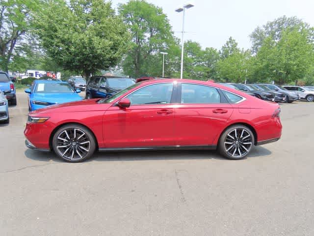 Used 2025 Honda Accord Touring image 3