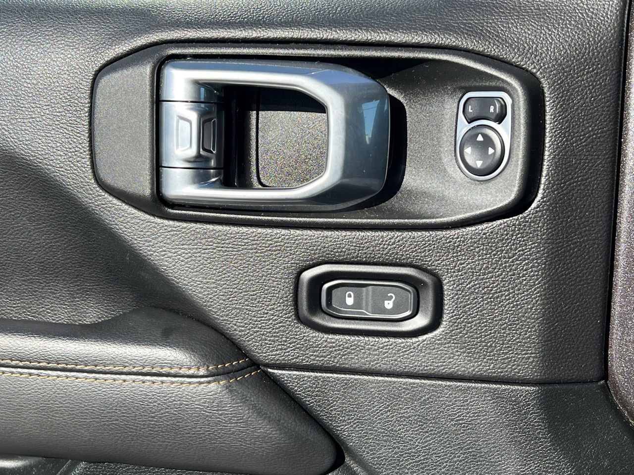 Used 2021 Jeep Wrangler Unlimited Sahara image 22