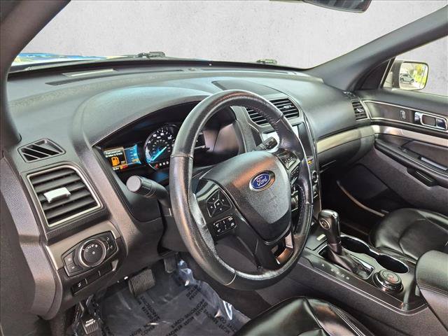 Used 2019 Ford Explorer XLT w/ Equipment Group 202A AWD/4WD image 10