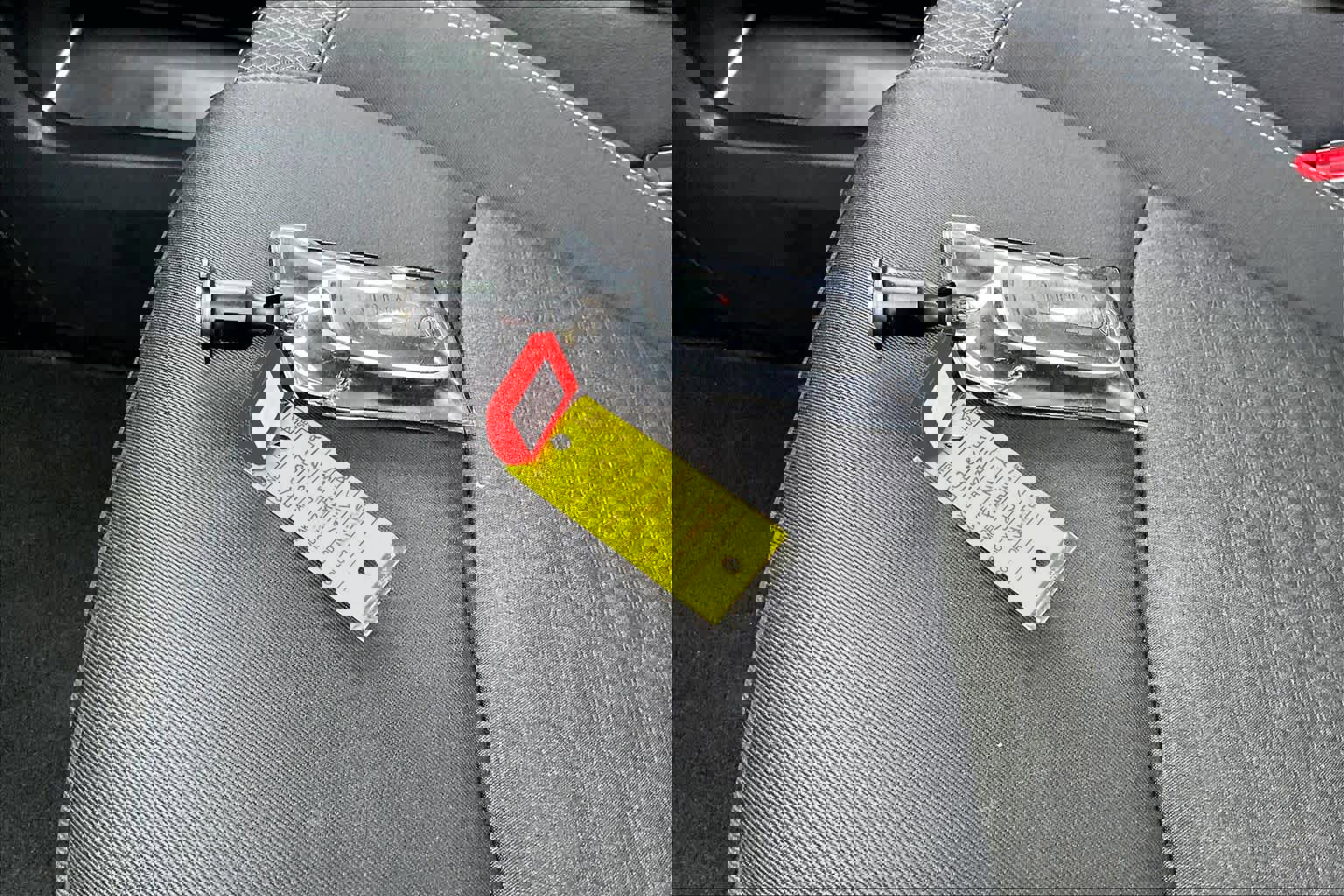 Used 2025 Nissan Pathfinder SV image 13