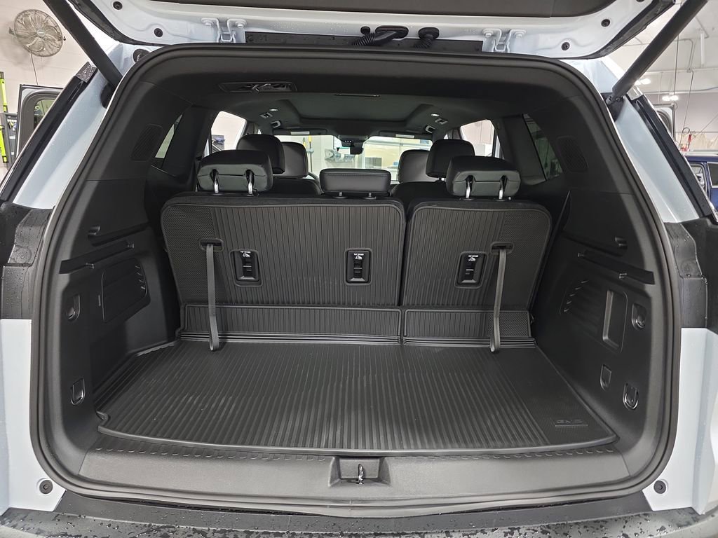 New 2026 GMC Acadia AT4 w/ Luxury Package AWD/4WD image 13