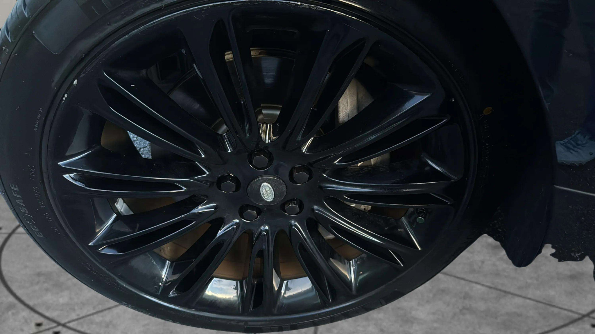 Used 2018 Land Rover Range Rover Long Wheelbase Supercharged image 51