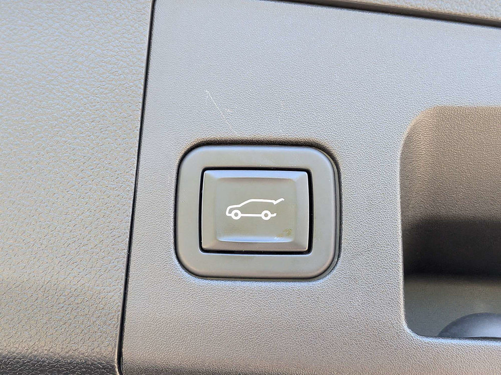 Used 2021 Cadillac XT4 Sport w/ Cold Weather Package FWD image 13