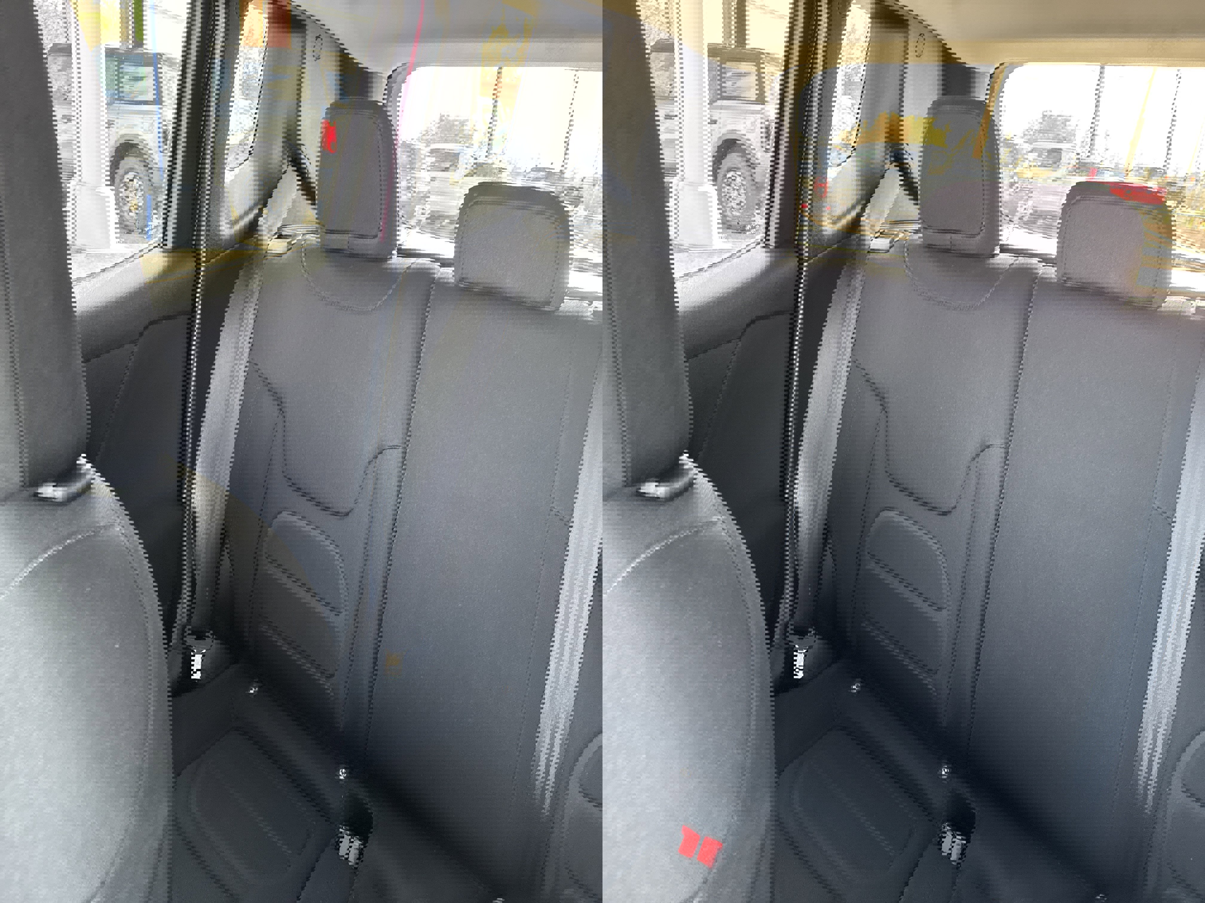 Used 2020 Jeep Renegade Latitude image 38