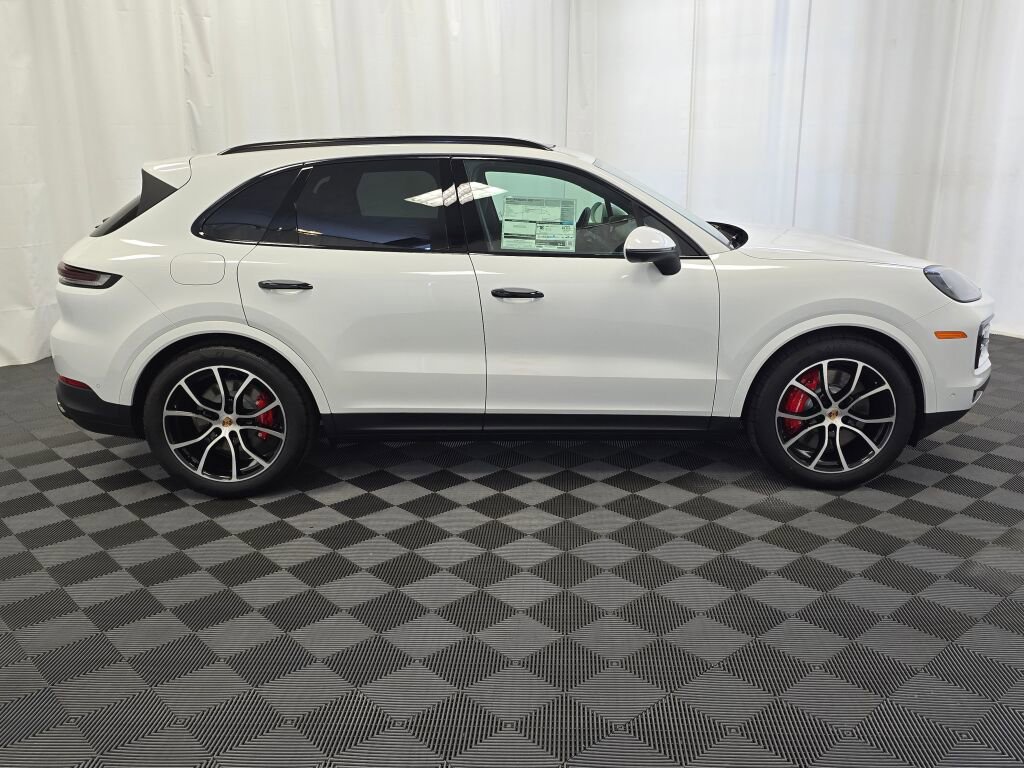 New 2025 Porsche Cayenne S image 8