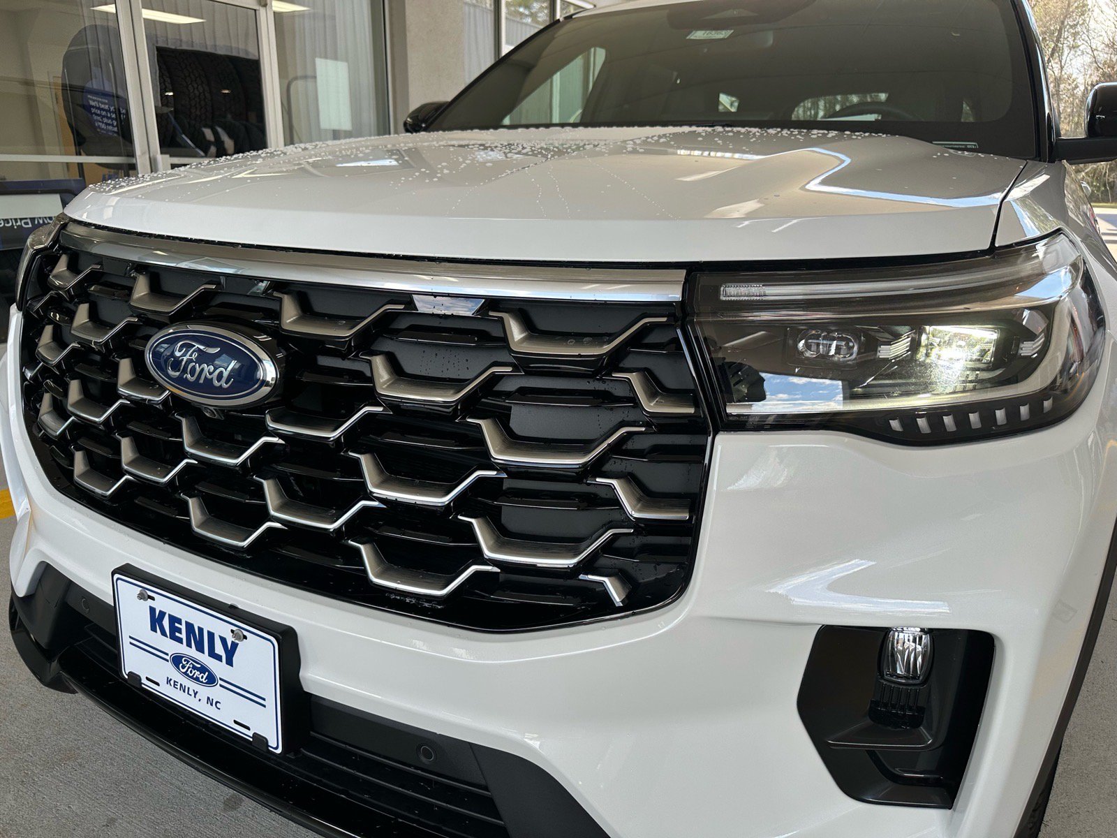 New 2026 Ford Explorer Platinum RWD image 2