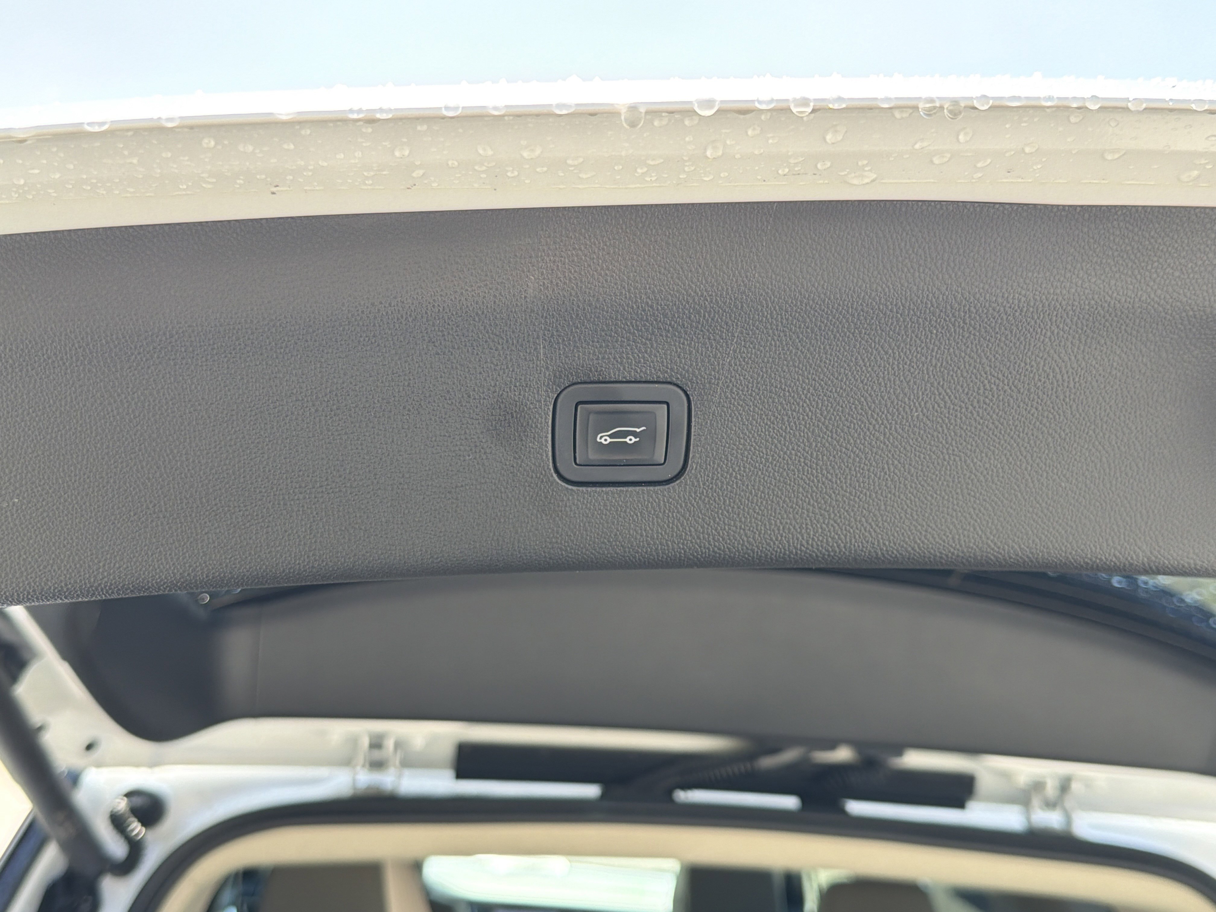 Used 2020 Buick Enclave Essence w/ Sound and Sites Package image 23