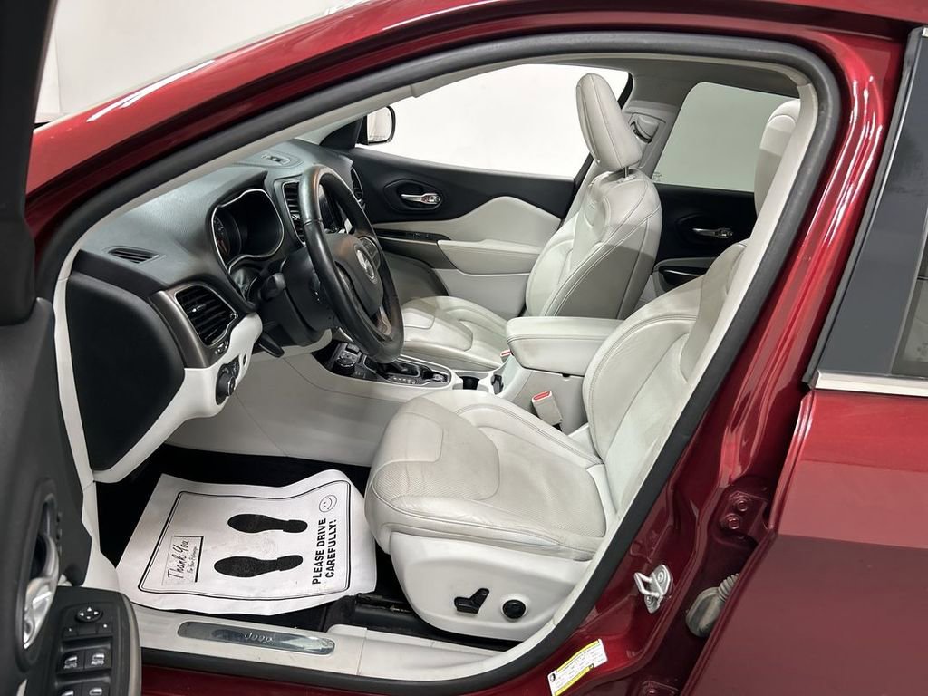 Used 2019 Jeep Cherokee Limited image 9